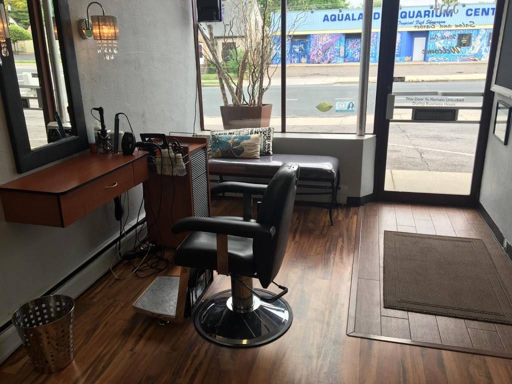 Exterior Image Barber and Beauty | 5354 Chicago Ave, Minneapolis, MN 55417, USA | Phone: (612) 822-3641