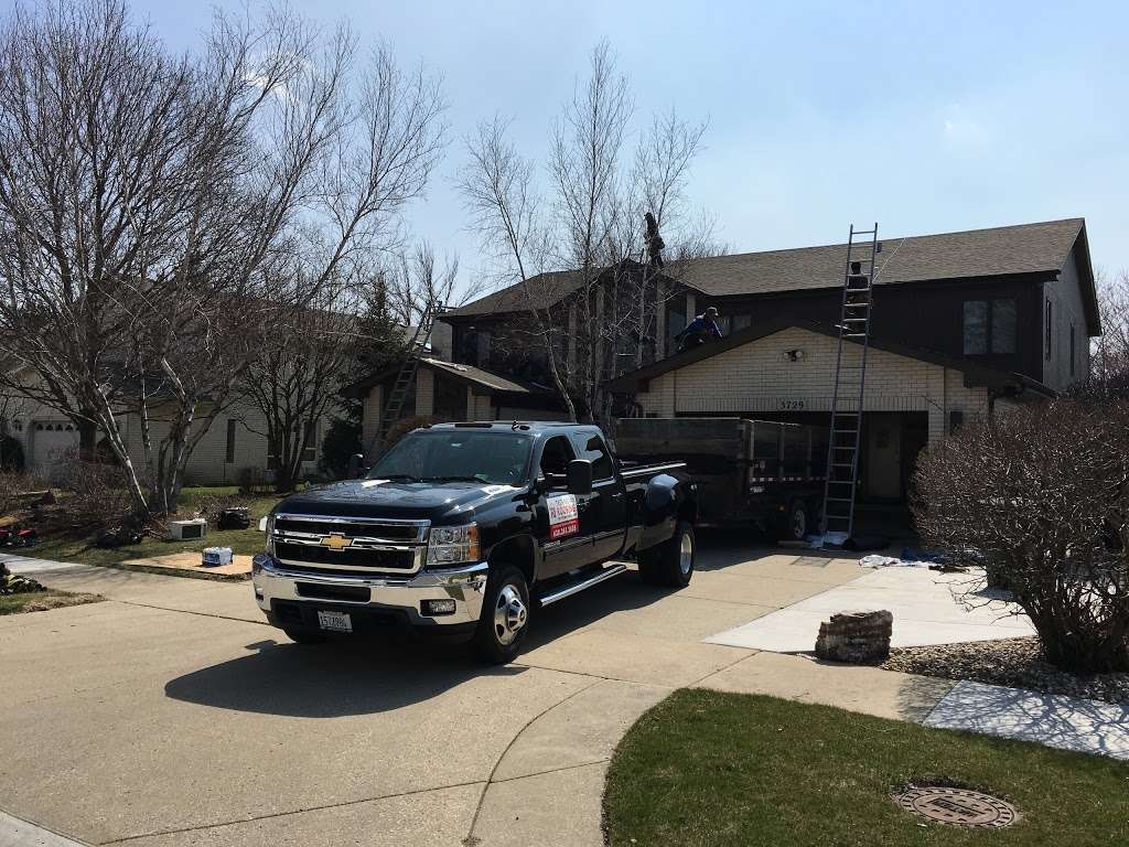 Technician Roofing | 1480 Bernard Dr Unit E, Addison, IL 60101 | Phone: (630) 495-0409