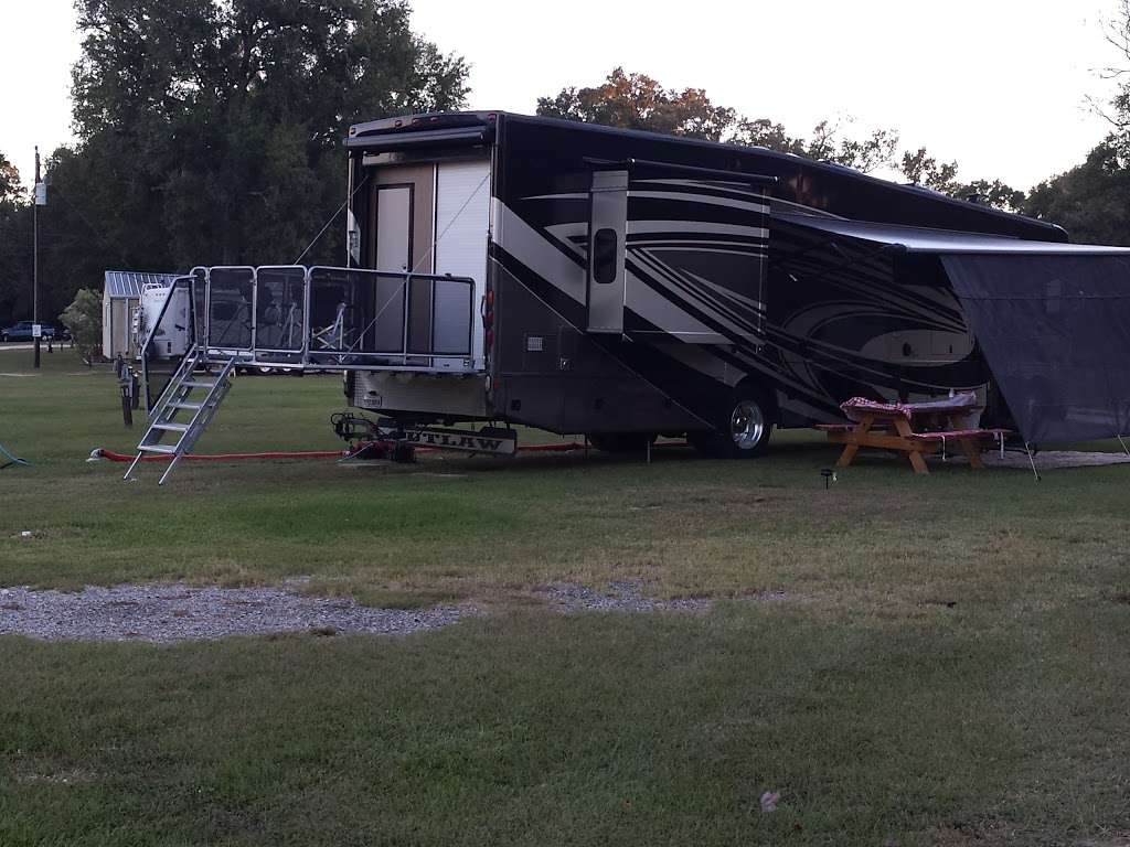 Hillcrest RV Park | 5260 TX-150, New Waverly, TX 77358, USA | Phone: (936) 767-4101