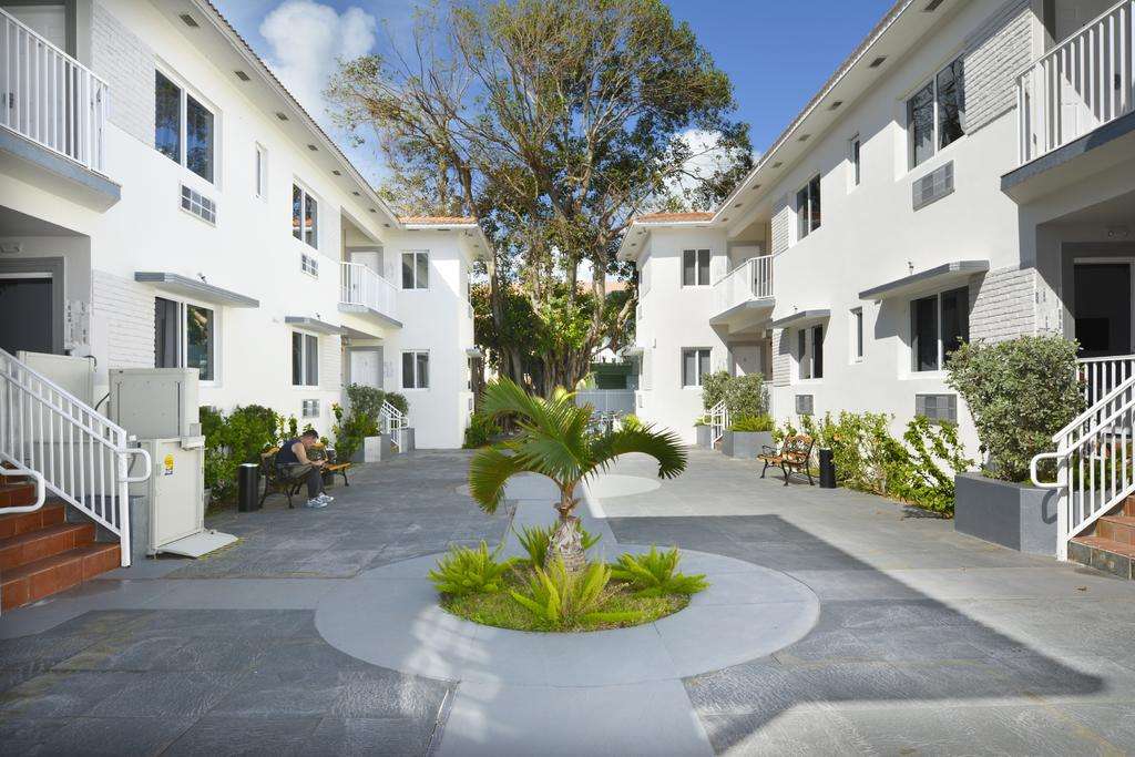 Sogno di Mare Hotel Apartments | 8118 Harding Ave, Miami Beach, FL 33141, USA | Phone: (786) 325-2904