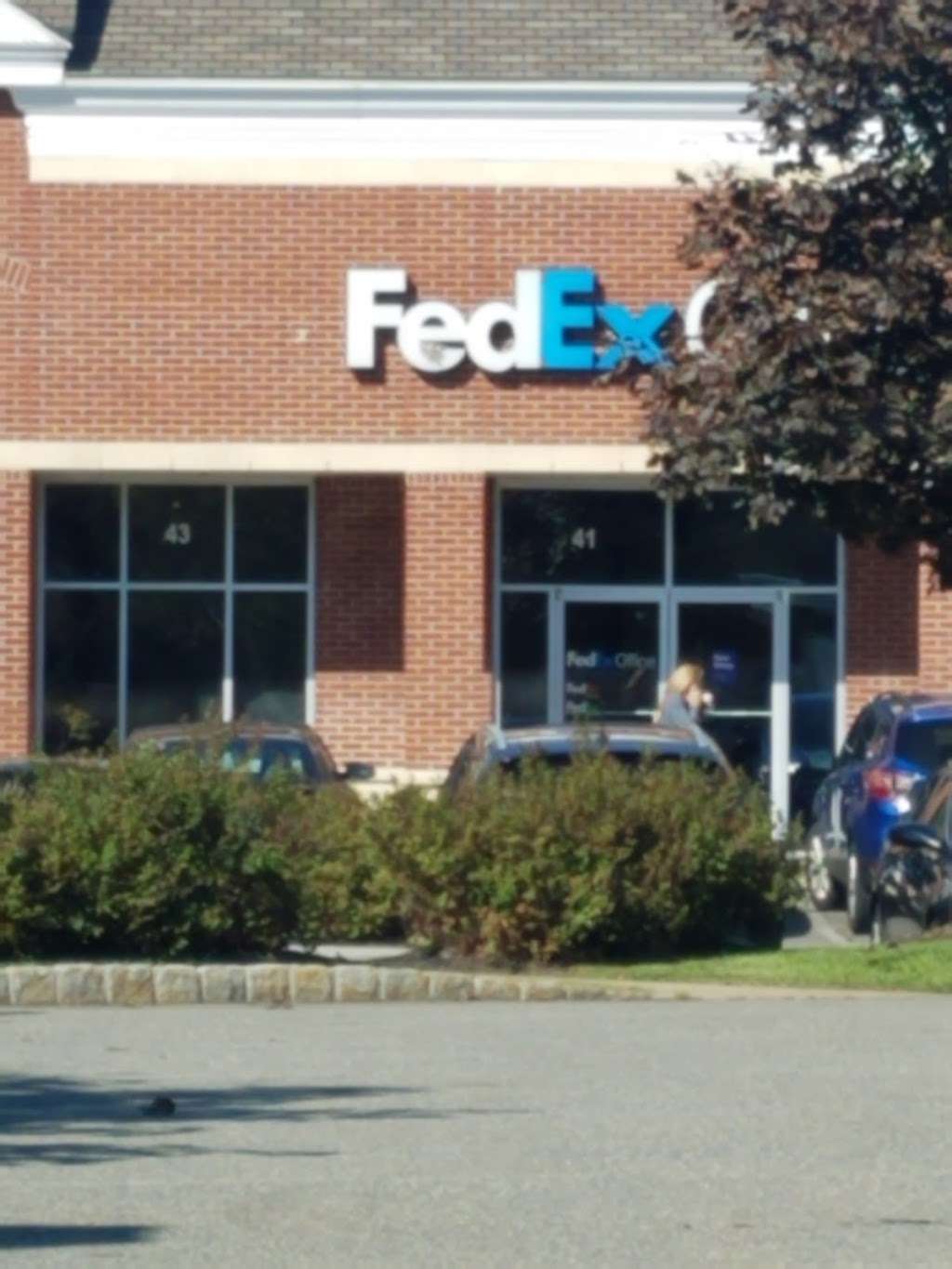FedEx Office Print & Ship Center | 41 Eisenhower Pkwy, Roseland, NJ 07068 | Phone: (973) 618-0950