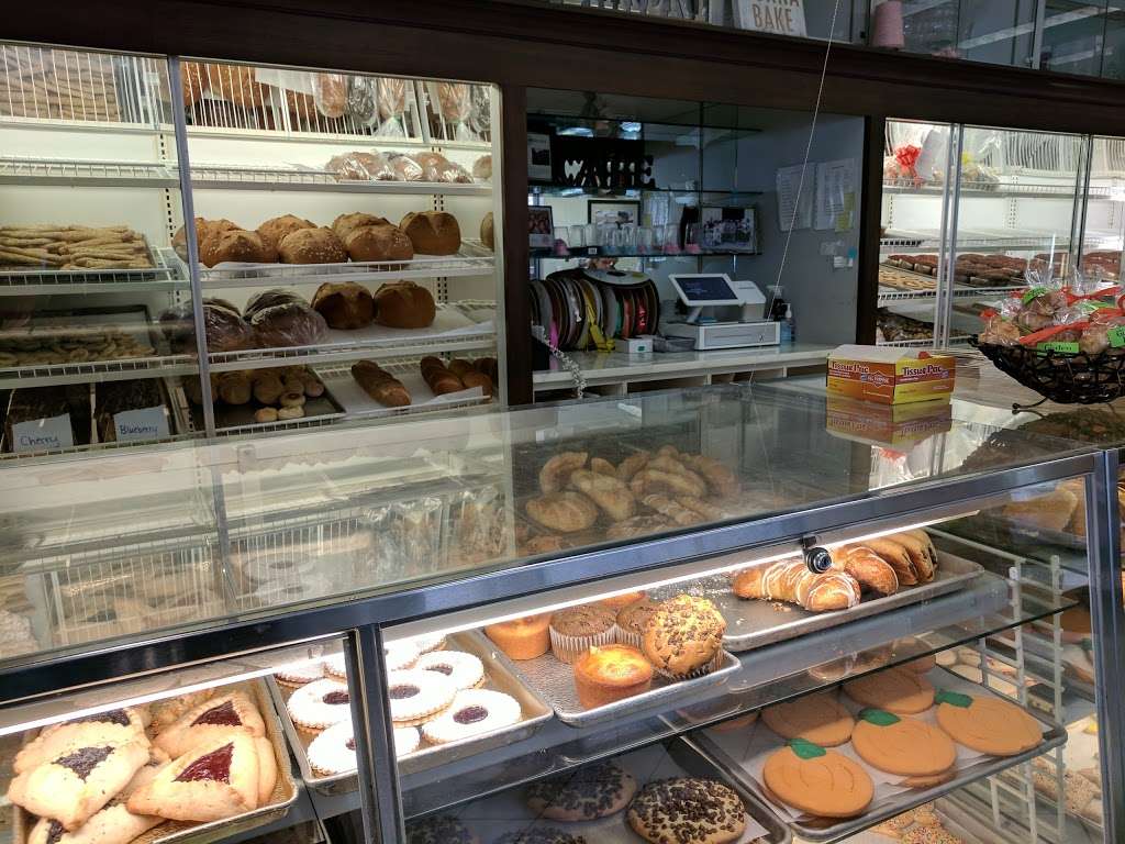 DiMare Pastry Shop | 12 Largo Dr, Stamford, CT 06907, USA | Phone: (203) 967-2253