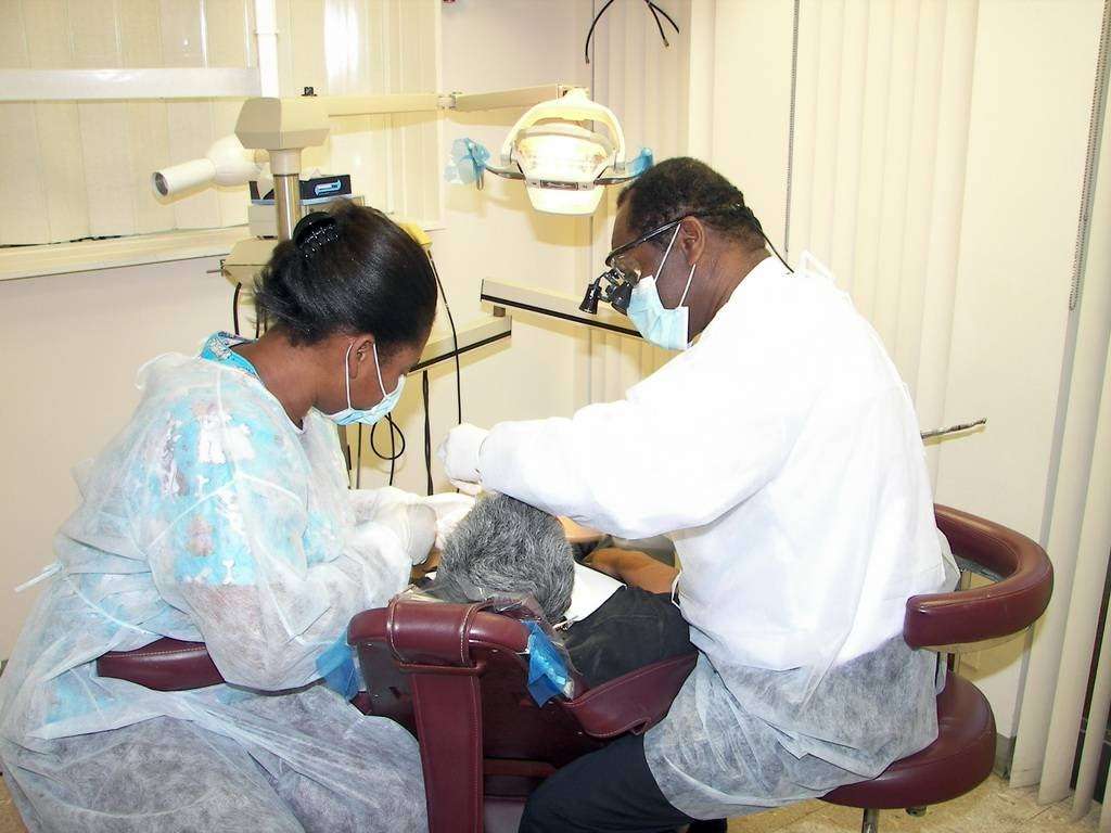 Martin Sidney S DDS | 4141 NW 5th St, Plantation, FL 33317, USA | Phone: (954) 791-1220