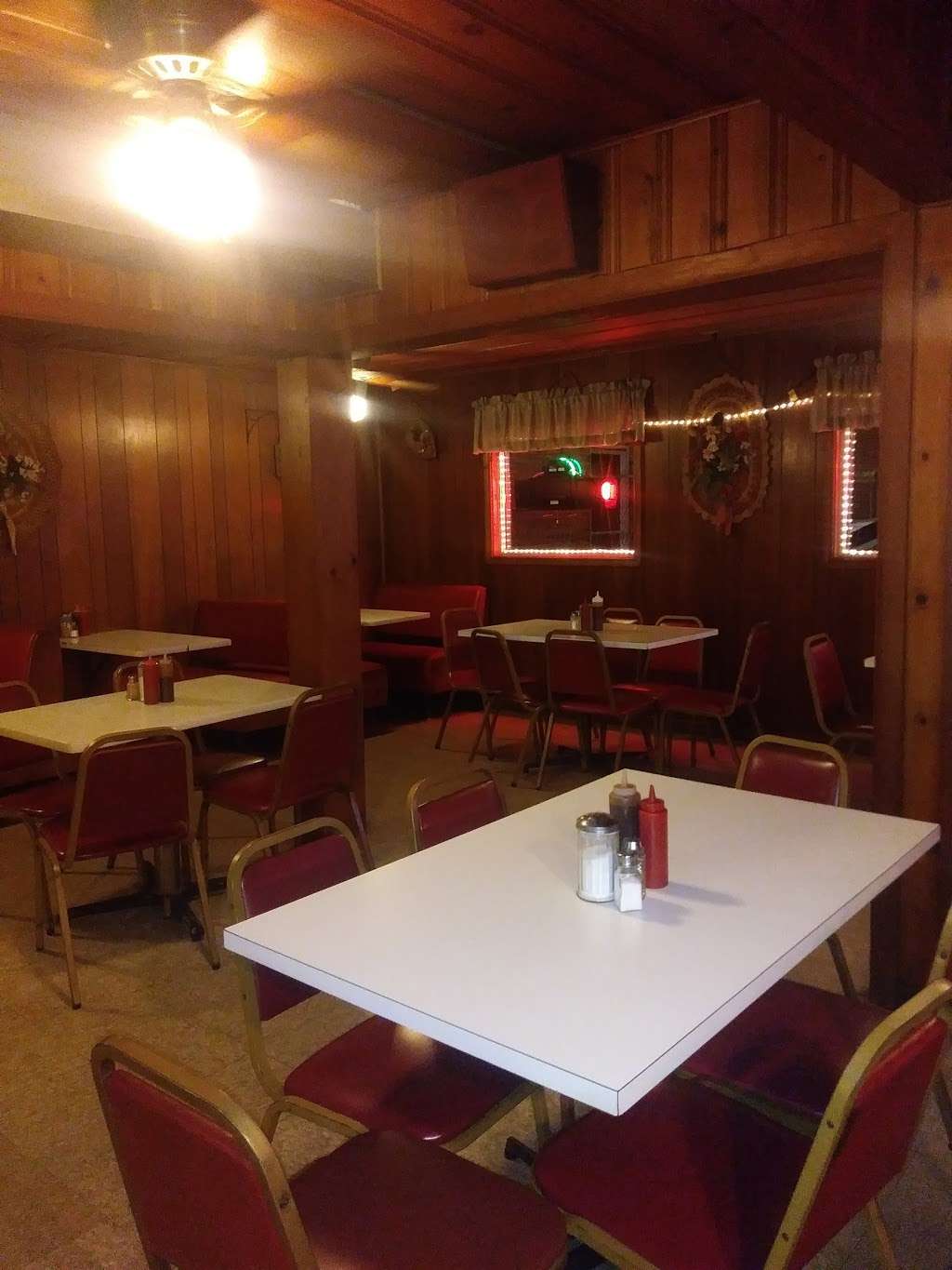 Hickory Log Bar-B-Q | 5047 Welborn Ln, Kansas City, KS 66104 | Phone: (913) 287-9560