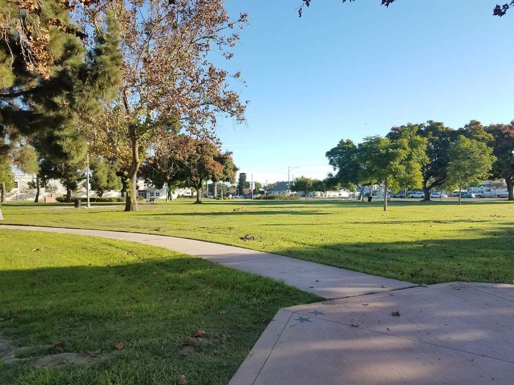 Rosie the Riveter Park and Interpretitive Center | 4900 E Conant St, Long Beach, CA 90808, USA | Phone: (562) 201-1296