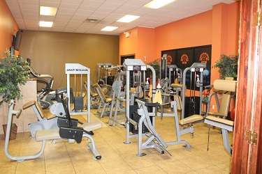 Powerhouse Gym | 100 Highway 332 W Ste 1328, Lake Jackson, TX 77566, USA | Phone: (979) 297-7697