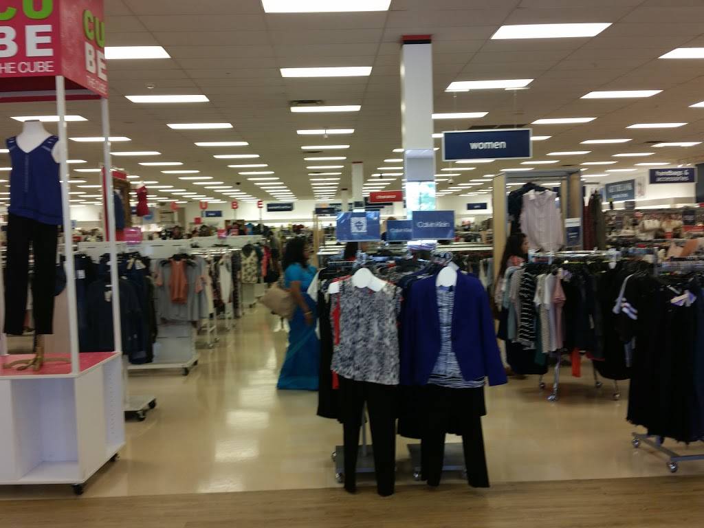 MARSHALLS - 327 Carroll St, Fort Worth, Texas - Department Stores