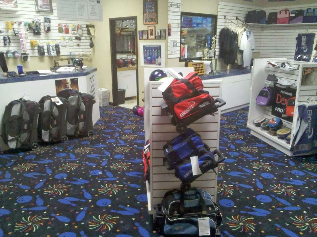 Cliff Barnes Pro Shop Mooresville | 125 Morlake Dr, Mooresville, NC 28117, USA | Phone: (336) 409-0822