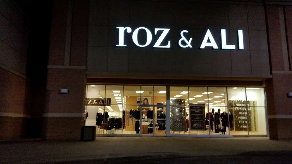 Roz & Ali | 8570 N. Evanston Rd, Kansas City, MO 64157, USA | Phone: (816) 407-7777