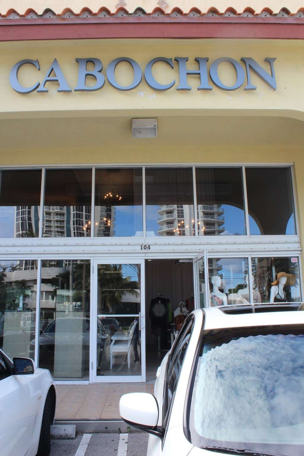 Cabochon of Sunny Isles | 18660 Collins Ave, Sunny Isles Beach, FL 33160, USA | Phone: (305) 937-1033