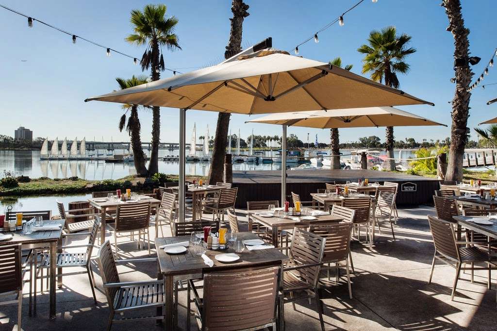 Barefoot Bar & Grill | 1404 Vacation Rd, San Diego, CA 92109, USA | Phone: (858) 581-5960