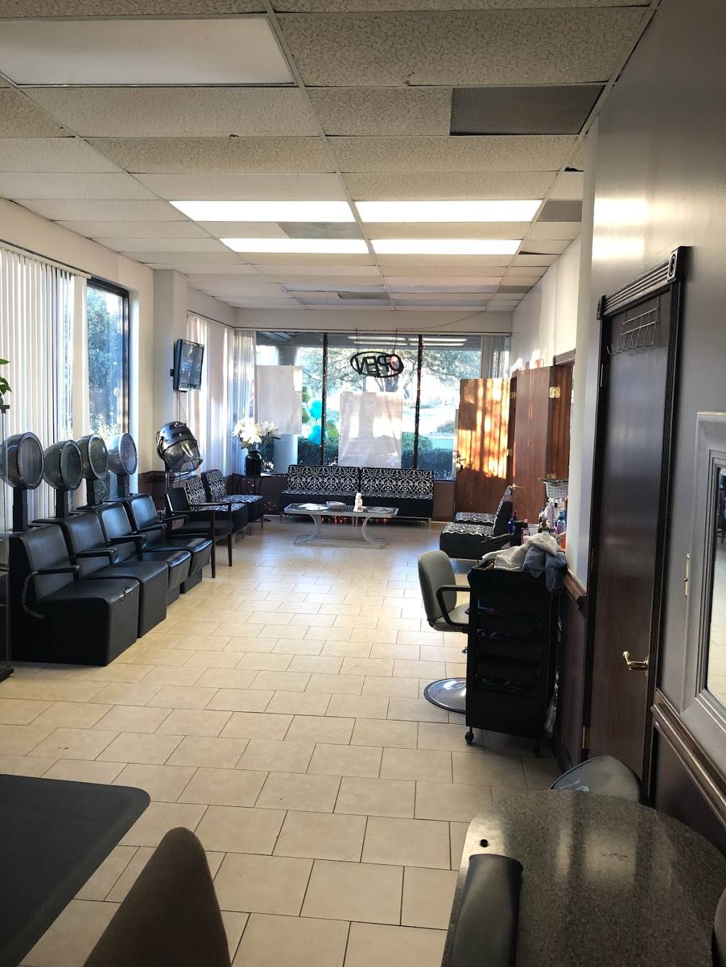 Jorge Salon & Barber | 2921 Brentwood Rd, Raleigh, NC 27604, USA | Phone: (919) 798-9741