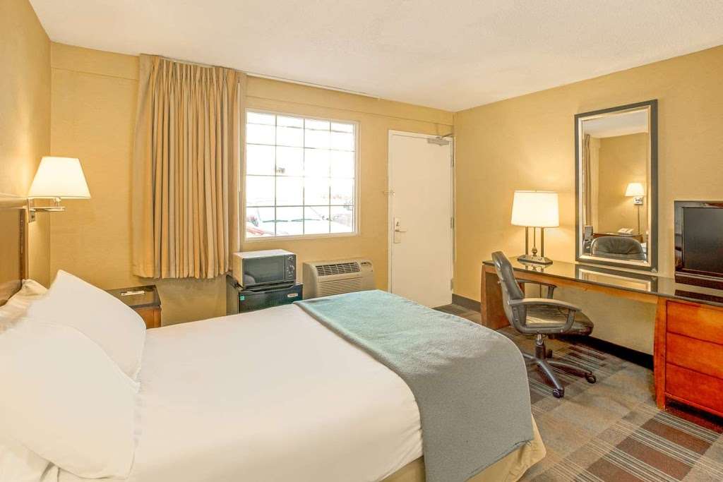 Travelodge by Wyndham Silver Spring | 8040 13th St, Silver Spring, MD 20910, USA | Phone: (301) 244-8907