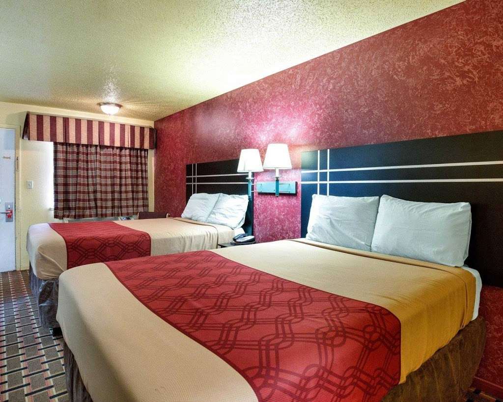 Econo Lodge | 6630 Hoover St U.S. 290 &, Bingle Rd, Houston, TX 77092, USA | Phone: (713) 956-2828