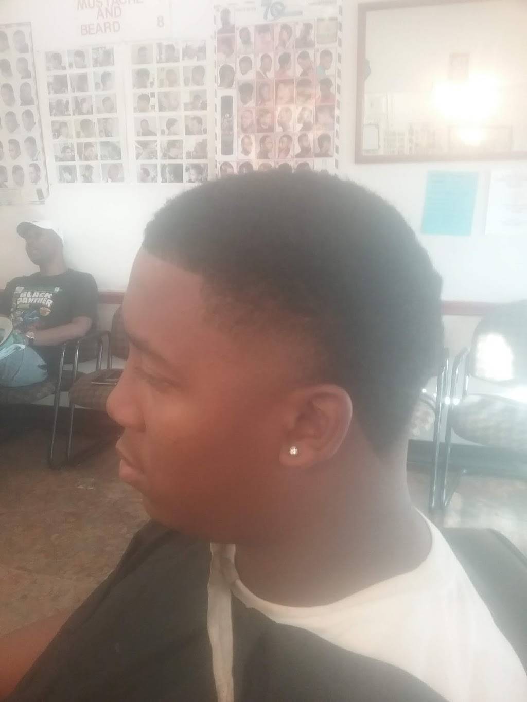 Byron and Sons barbershop | 4326 American Way, Memphis, TN 38118, USA | Phone: (901) 546-7528