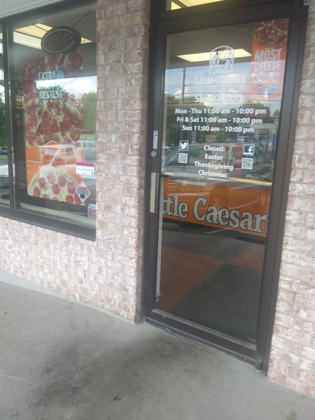 Little Caesars Pizza | 6700 N Oak Trafficway, Gladstone, MO 64118, USA | Phone: (816) 453-0000