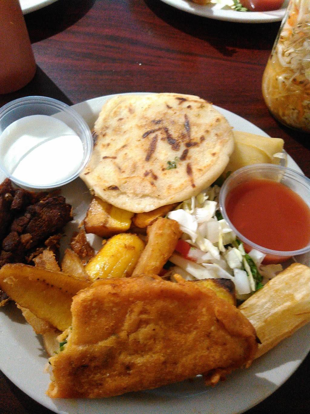 El Rinconcito Pupuseria | 1619 N Wells St, Fort Wayne, IN 46808, USA | Phone: (260) 220-4429