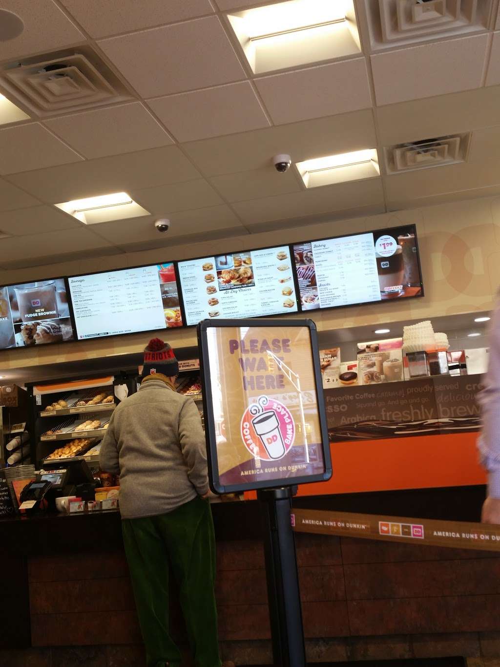 Dunkin Donuts - cafe  | Photo 9 of 10 | Address: 93 Valley Rd, Clifton, NJ 07013, USA | Phone: (973) 278-1574