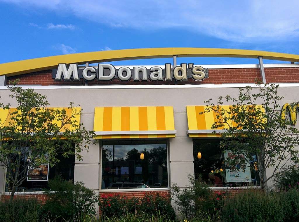 McDonalds | 9551 N McGee St, Kansas City, MO 64155, USA | Phone: (816) 436-2398