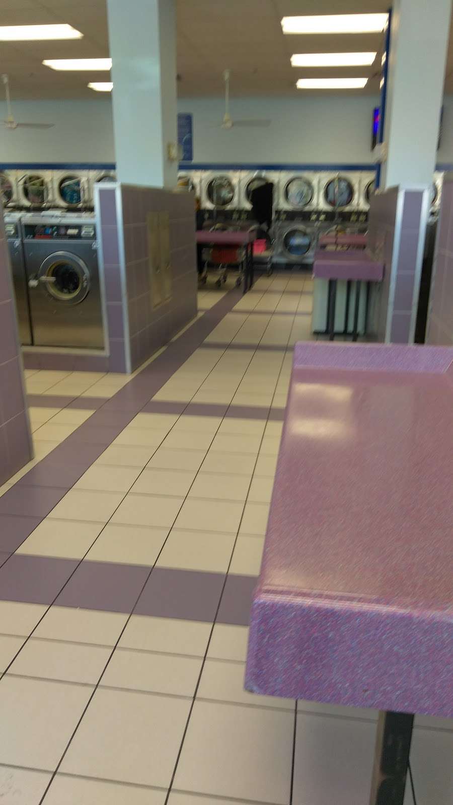 Laundry Warehouse Paterson | 675 River St, Paterson, NJ 07524, USA | Phone: (973) 881-0096