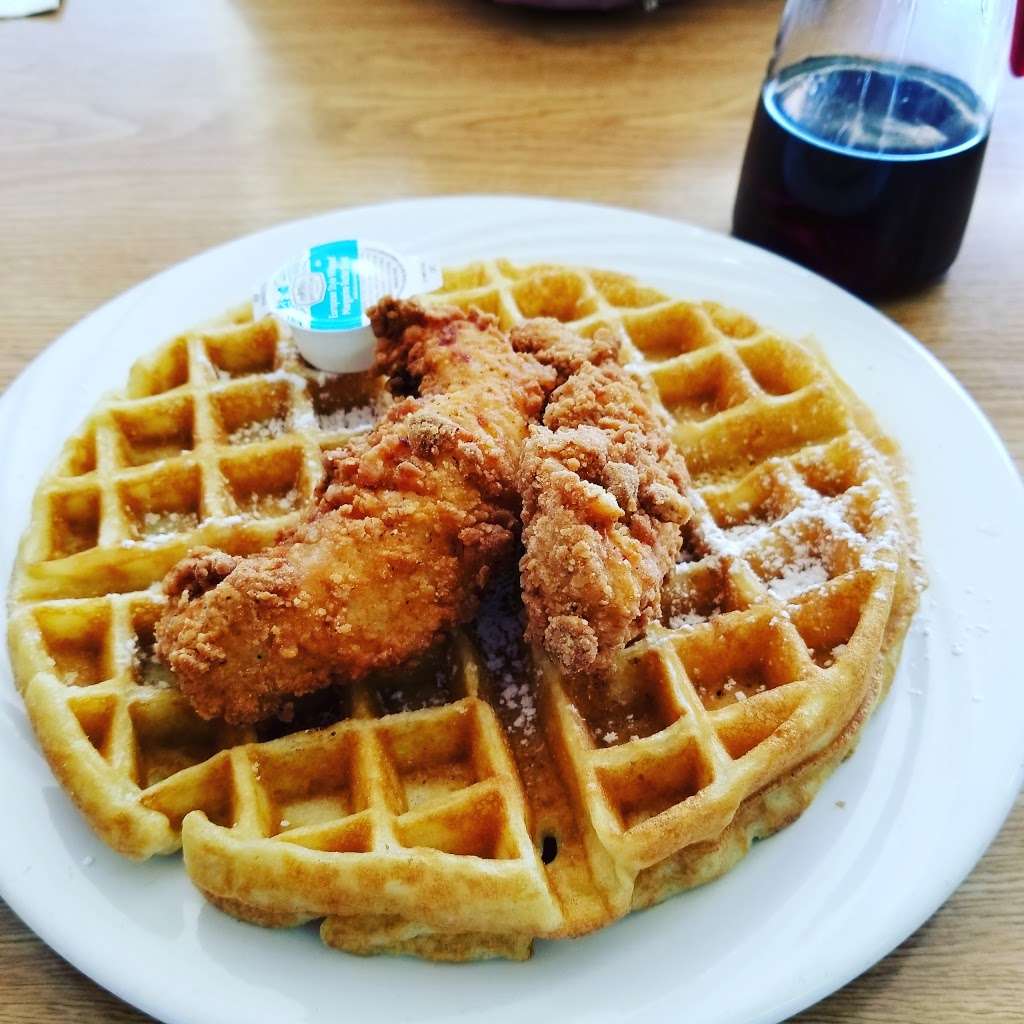 Tonys Chicken and Waffles | 1480 Martin Luther King Jr Blvd, Bartow, FL 33830, USA | Phone: (863) 533-7427