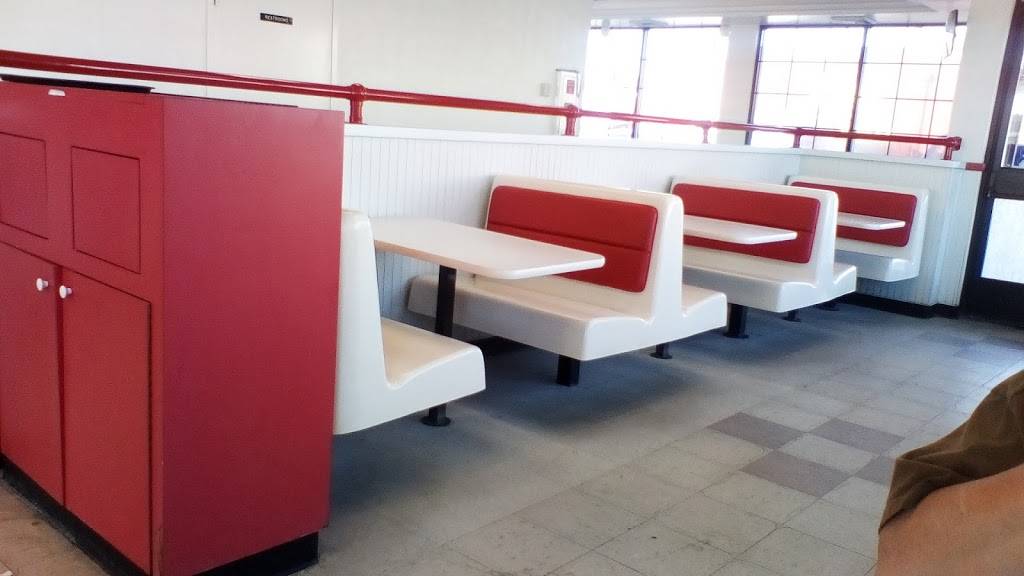 Blakes Lotaburger | 2301 Carlisle Blvd NE, Albuquerque, NM 87110, USA | Phone: (505) 880-9628