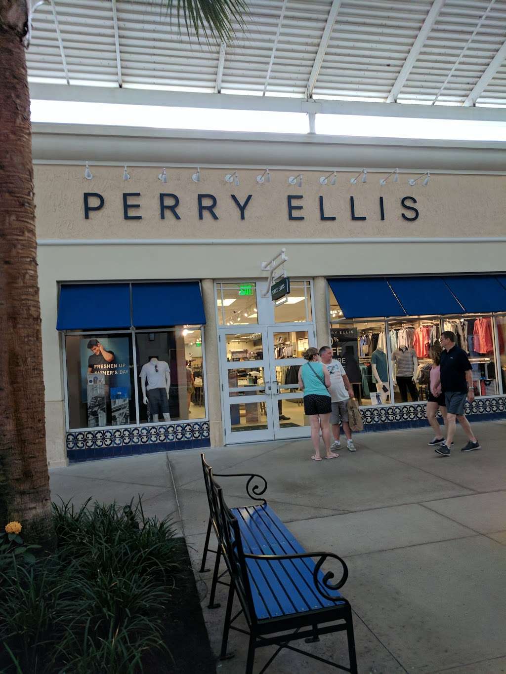 Perry Ellis | 8200 Vineland Ave #445, Orlando, FL 32821 | Phone: (407) 238-7769