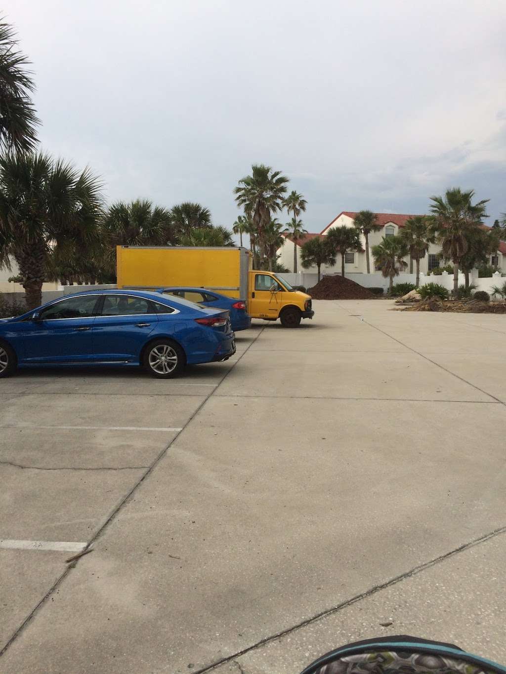 Off Beach Parking | 2608S S Atlantic Ave, Daytona Beach Shores, FL 32118