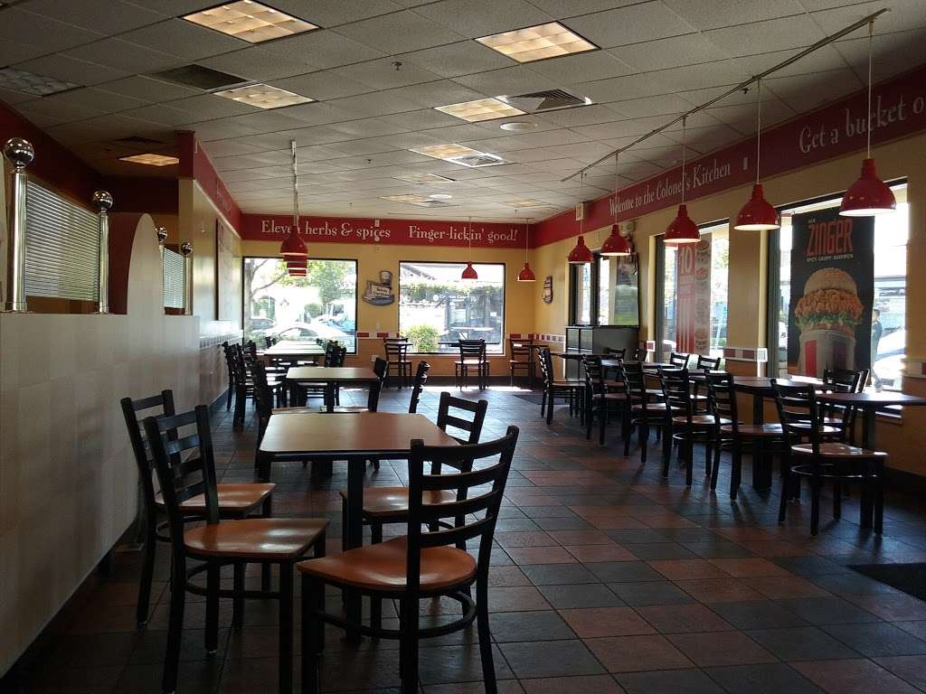 KFC | 5225 Canyon Crest Dr #84, Riverside, CA 92507 | Phone: (951) 787-0761