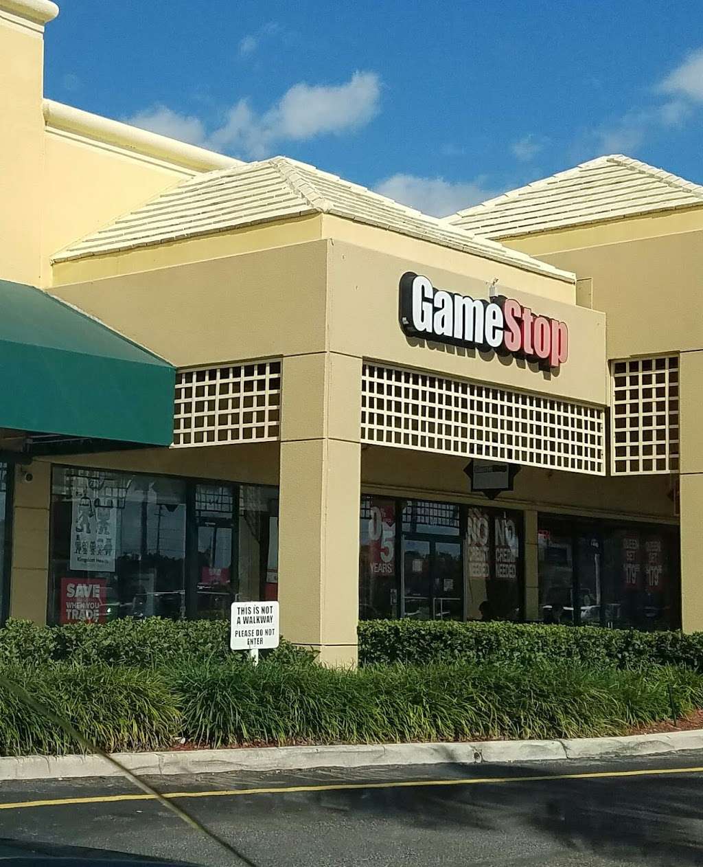 GameStop | Somerset Shoppes, 8903 Glades Rd L-4, Boca Raton, FL 33434, USA | Phone: (561) 470-8483