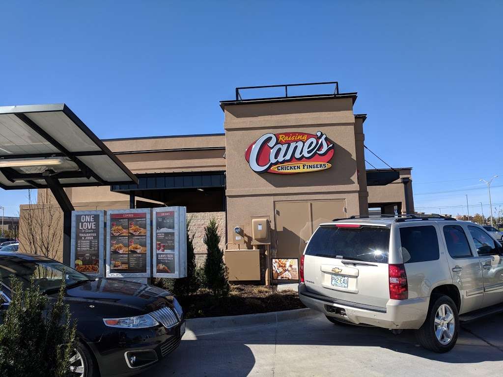 Raising Canes Chicken Fingers | 8771 N Ambassador Dr, Kansas City, MO 64154, USA | Phone: (816) 584-0502