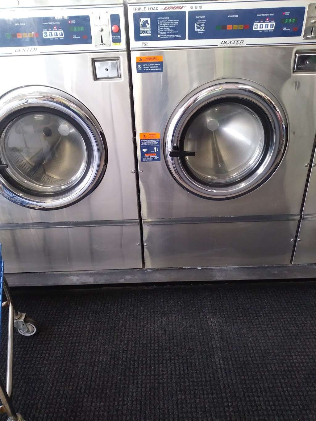 Elsinores Laundromat | 529 N Main St, Lake Elsinore, CA 92530, USA | Phone: (951) 245-7287