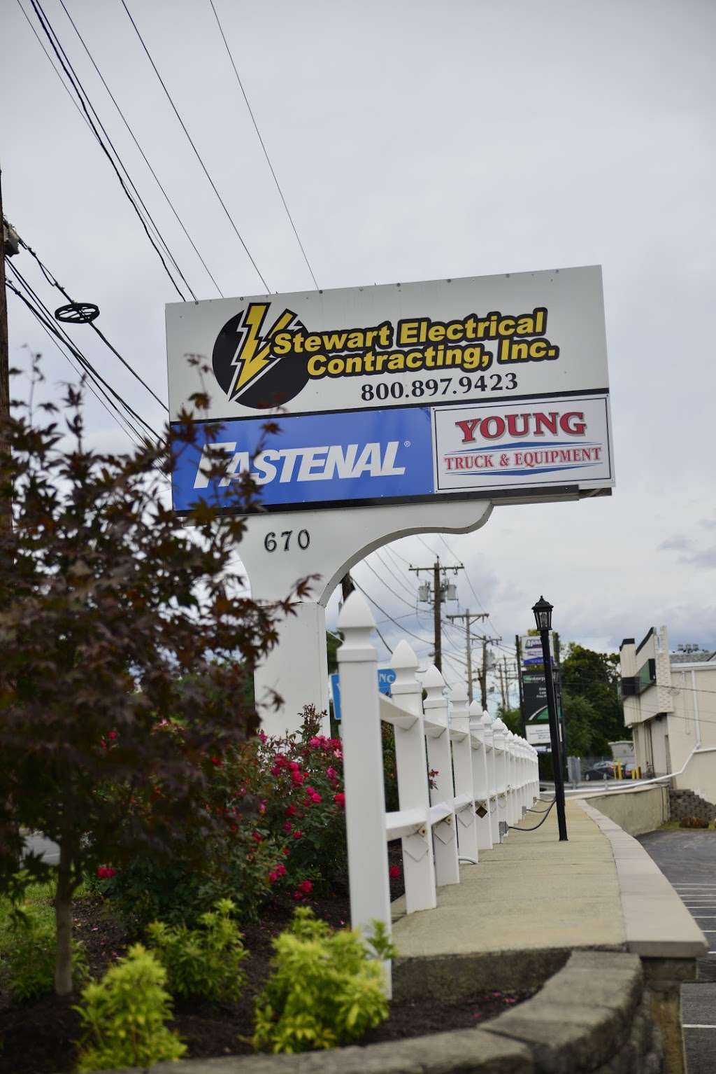 Young Truck & Equipment | 670 S Union St, Lawrence, MA 01843 | Phone: (603) 973-0809