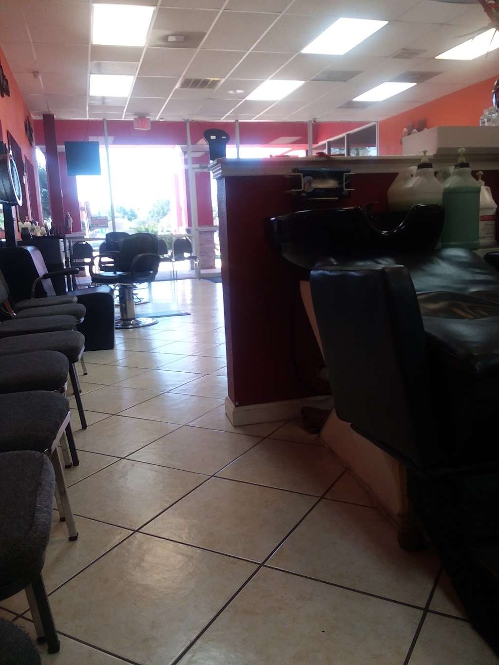 Dominican Beauty Salon | 19125 W Little York Rd, Katy, TX 77449, USA | Phone: (281) 463-2325