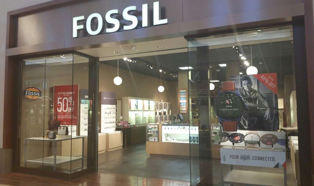 Fossil Outlet Store | 6170 W Grand Ave #765, Gurnee, IL 60031, USA | Phone: (847) 625-9948