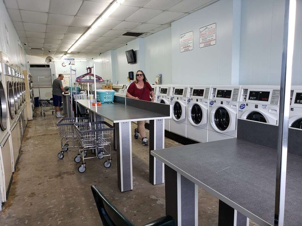 The Laundry Station, LLC, Series B | 692 W Baltimore St, Wilmington, IL 60481, USA | Phone: (815) 926-2253