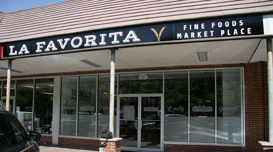 La Favorita Fine Foods Market Place | 269 Pine Hollow Rd, Oyster Bay, NY 11771, USA | Phone: (516) 922-7900