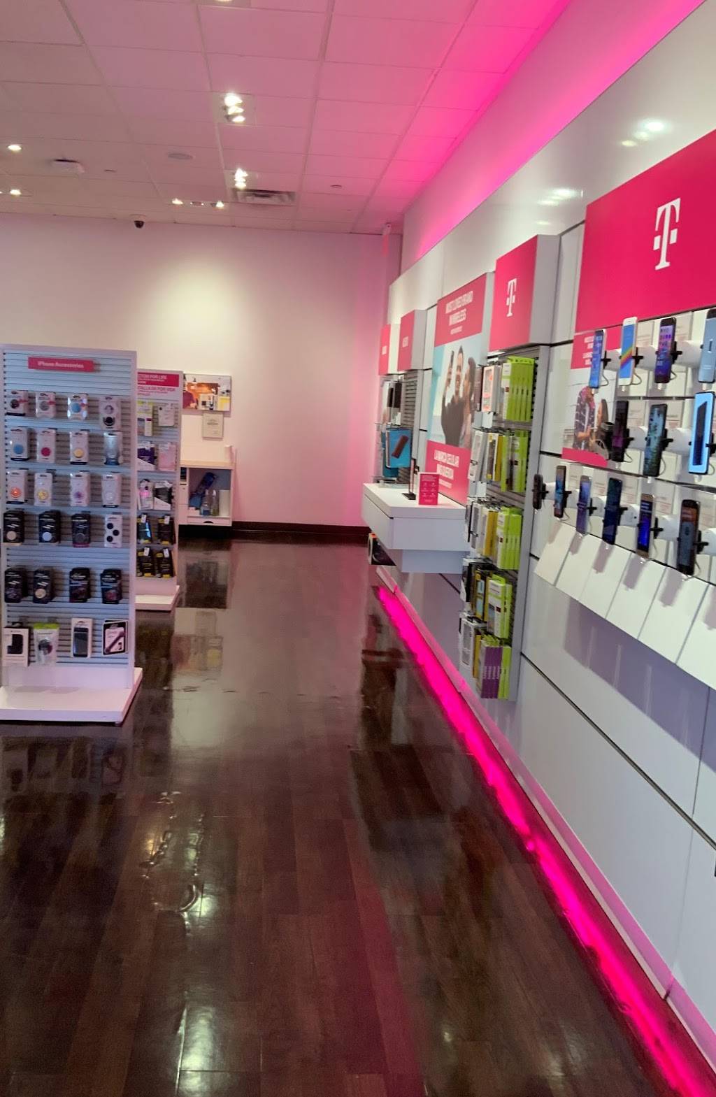 T-Mobile | 2265 E Cheyenne Ave #110, North Las Vegas, NV 89030, USA | Phone: (702) 639-6384