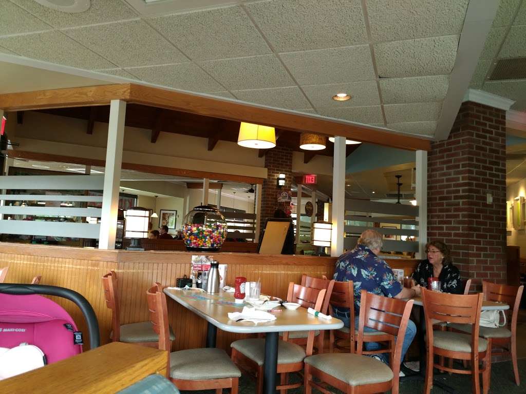 Perkins Restaurant & Bakery | 103 Westfall Town Dr, Matamoras, PA 18336, USA | Phone: (570) 491-4341