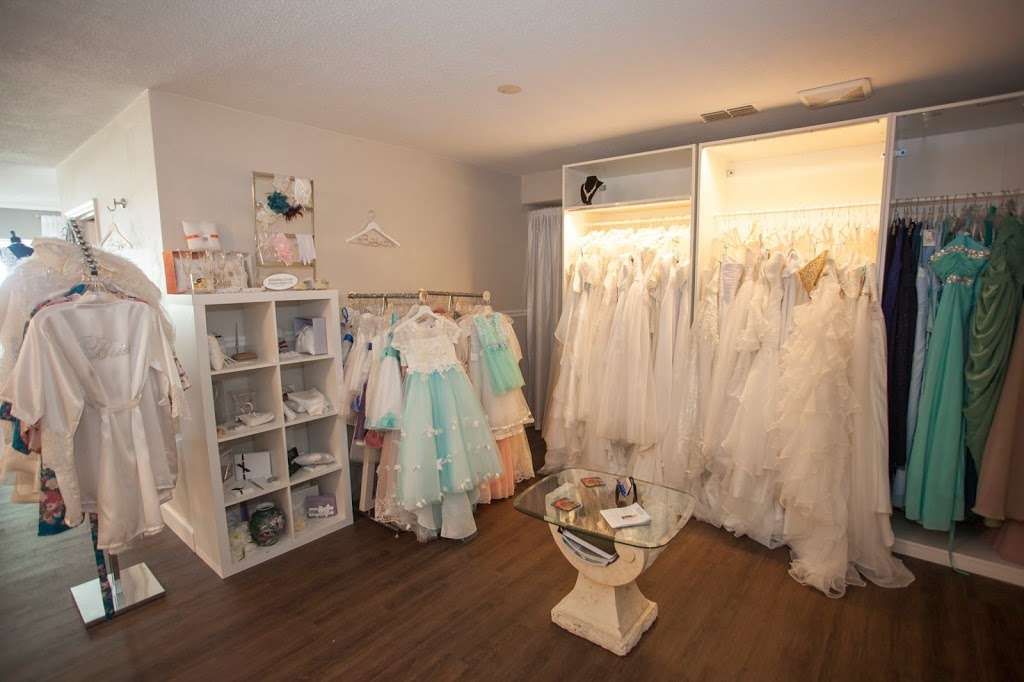 Lyndsey Roberts Bridal Collection | 2700 S Ridgewood Ave, South Daytona, FL 32119, USA | Phone: (386) 299-1250