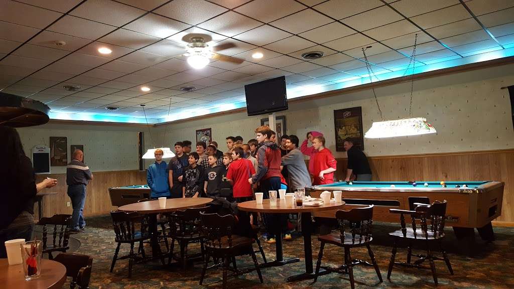 Lakeshore Lanes | 6201 Red Arrow Hwy, Stevensville, MI 49127, USA | Phone: (269) 429-5421