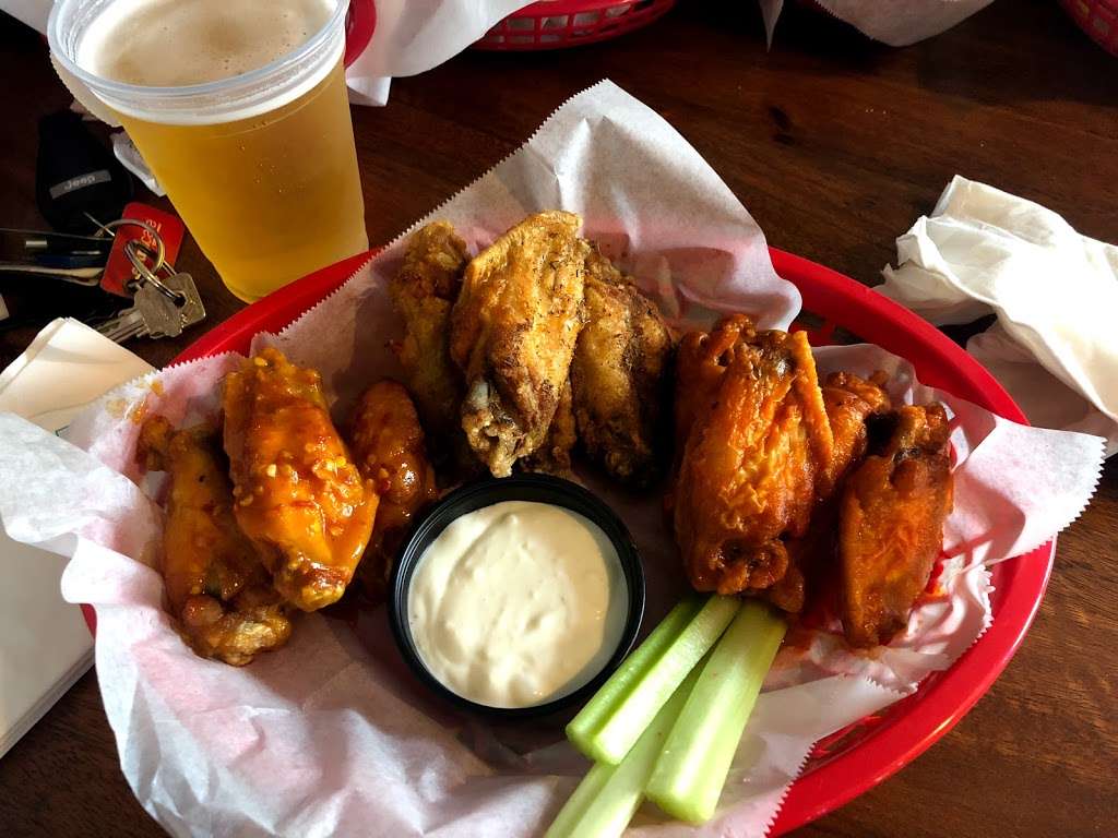 Roosters Wings & Brew | 1 Baker St, Mohegan Lake, NY 10547, USA | Phone: (914) 743-1797