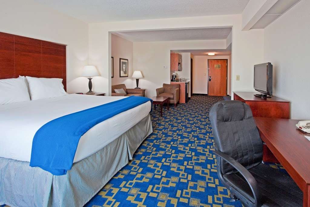 Holiday Inn Express & Suites Pembroke Pines-Sheridan St | 14651 NW 20th St, Pembroke Pines, FL 33028, USA | Phone: (954) 430-9404
