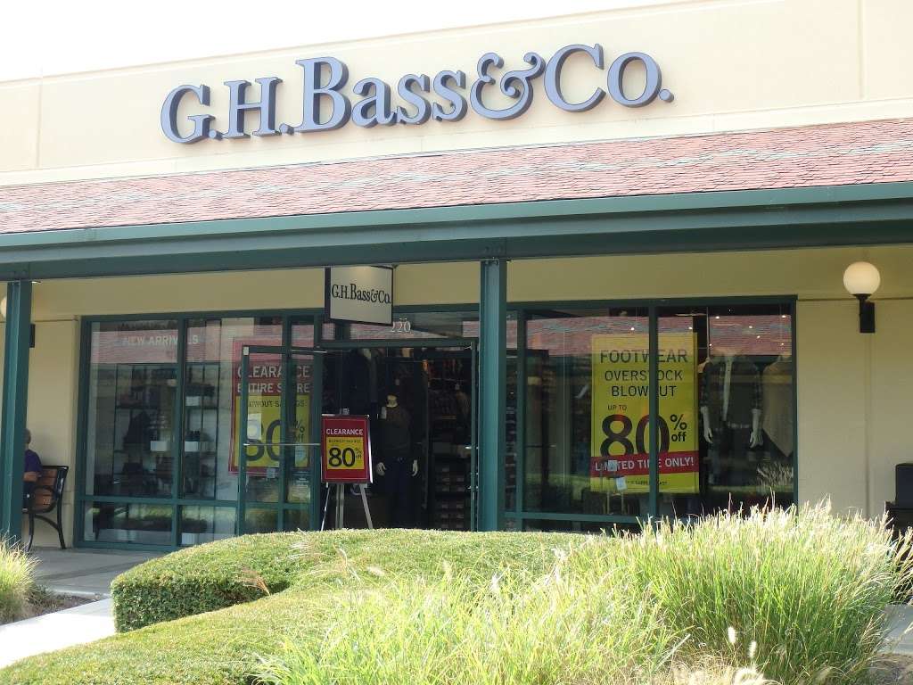 bass shoe outlet near me