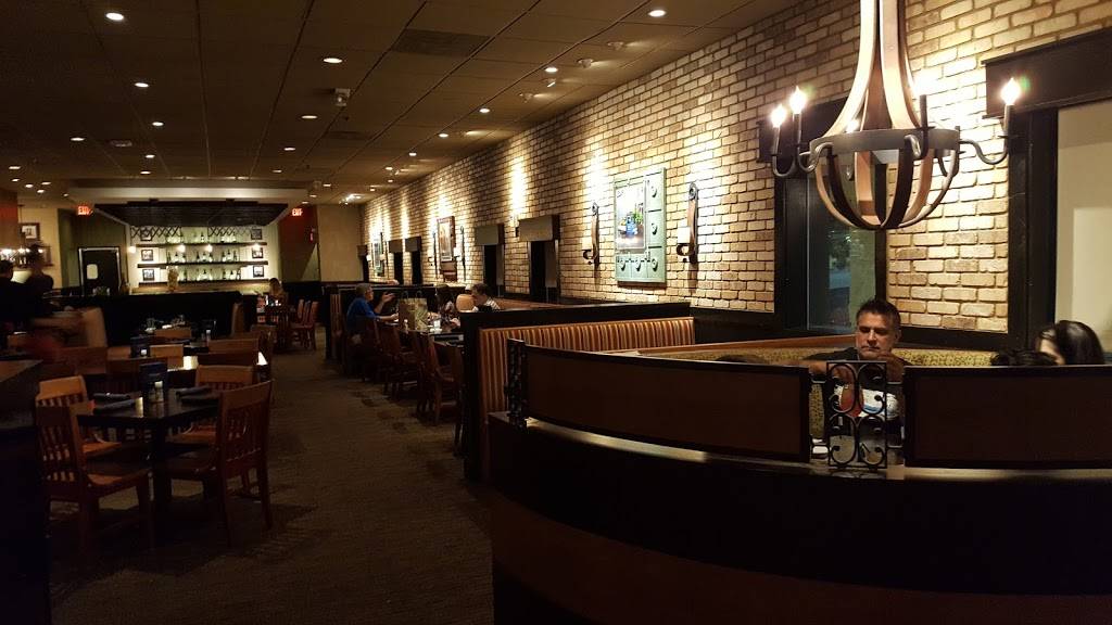 Carrabbas Italian Grill | 5820 Red Bug Lake Rd, Winter Springs, FL 32708, USA | Phone: (407) 696-6600