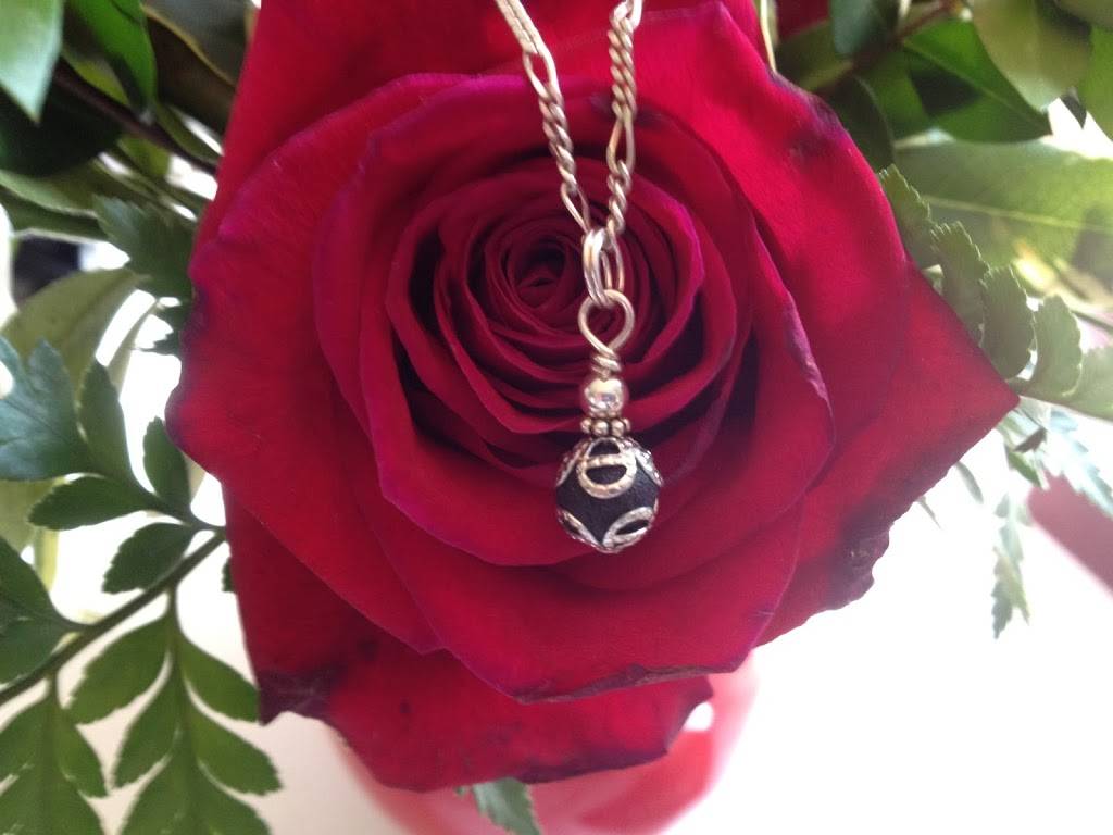 Roses To Remember | 6045 Terri Lynn Dr, St. Louis, MO 63123, USA | Phone: (314) 822-0132