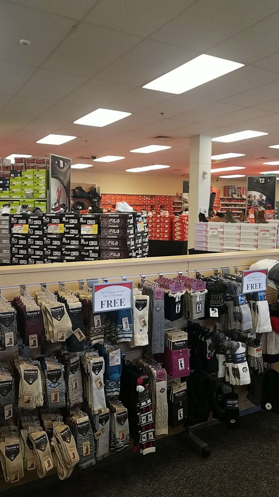 Shoe Carnival | 4165 N Harlem Ave, Norridge, IL 60706, USA | Phone: (708) 457-0484