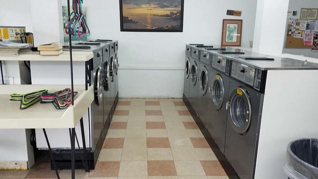 Allstar Laundry | 899 S Spring Garden Ave, DeLand, FL 32720, USA | Phone: (407) 687-8632