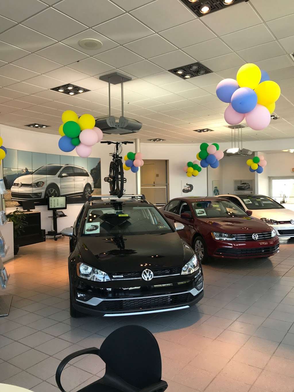 Volkswagen of Newtown Square | 4940 West Chester Pike, Edgmont, PA 19028, USA | Phone: (484) 787-0070