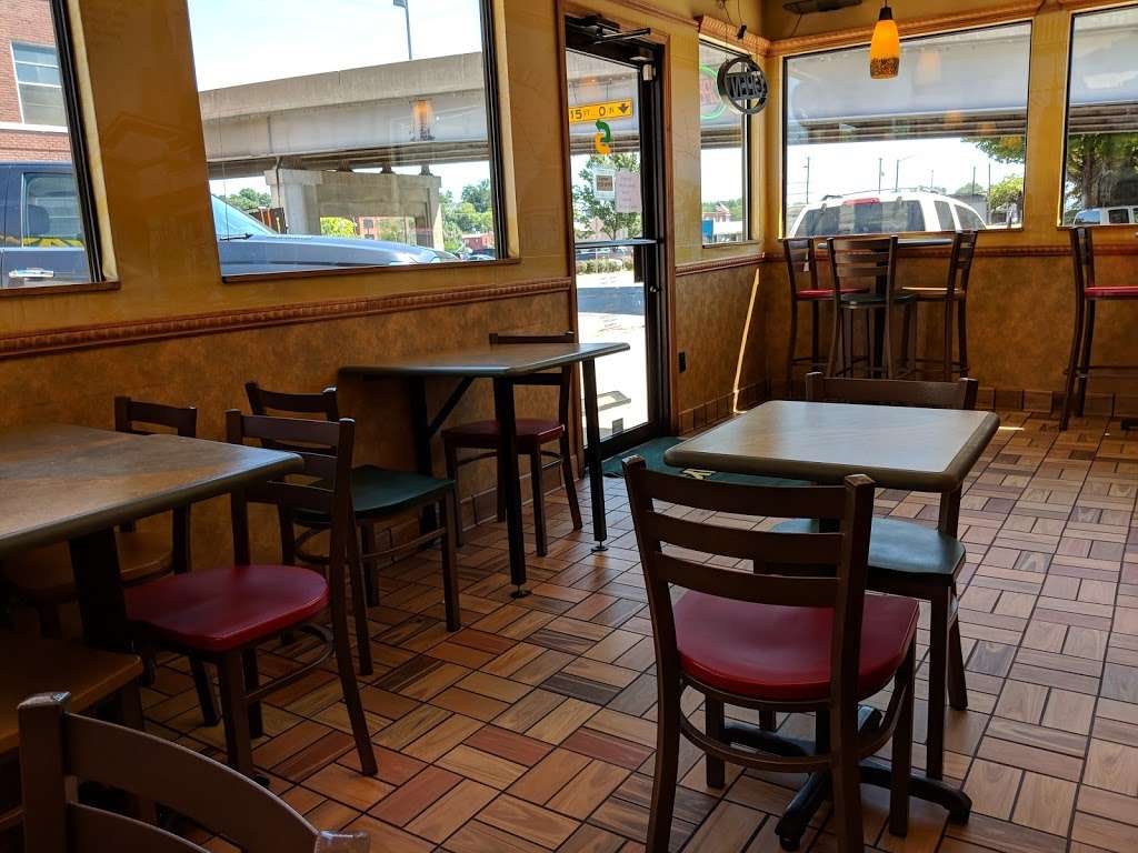 Subway Restaurants | 301 S 5th St, Atchison, KS 66002, USA | Phone: (913) 367-7505